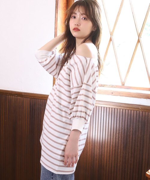 one after another NICE CLAUP(ワンアフターアナザーナイスクラップ)の「ワンショルダー2wayトップス(Tシャツ/カットソー・レディース・オフホワイト/ブラウン/テラコッタ/ベージュ/グリーン・FREE)」の15枚目の写真