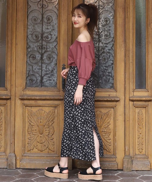 one after another NICE CLAUP(ワンアフターアナザーナイスクラップ)の「ワンショルダー2wayトップス(Tシャツ/カットソー・レディース・オフホワイト/ブラウン/テラコッタ/ベージュ/グリーン・FREE)」の20枚目の写真