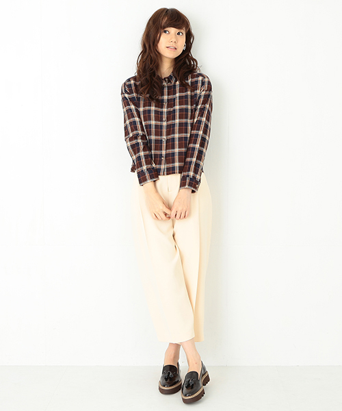 Ray BEAMS（レイビームス）の「Ray BEAMS / チェック クロップドシャツ（シャツ/ブラウス・レディース・ダークブラウン/ネイビー・ONE SIZE）」の22枚目の写真