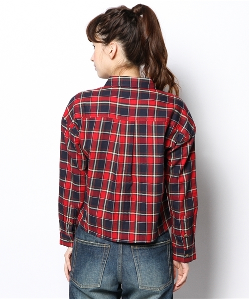 Ray BEAMS（レイビームス）の「Ray BEAMS / チェック クロップドシャツ（シャツ/ブラウス・レディース・ダークブラウン/ネイビー・ONE SIZE）」の5枚目の写真