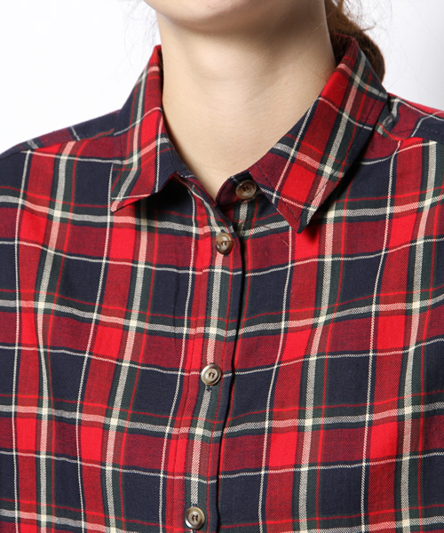 Ray BEAMS（レイビームス）の「Ray BEAMS / チェック クロップドシャツ（シャツ/ブラウス・レディース・ダークブラウン/ネイビー・ONE SIZE）」の7枚目の写真