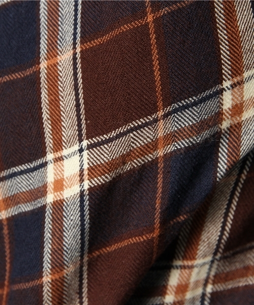 Ray BEAMS（レイビームス）の「Ray BEAMS / チェック クロップドシャツ（シャツ/ブラウス・レディース・ダークブラウン/ネイビー・ONE SIZE）」の11枚目の写真