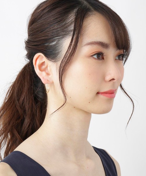 COCOSHNIK(ココシュニック)の「K10ウェーブライン フープピアス 大(ピアス(両耳用)・レディース・ホワイト系その他7・00)」の4枚目の写真