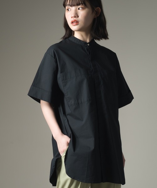 OMNES(オムネス)の「タイプライター 比翼バンドカラー半袖シャツ ビッグポケット(シャツ/ブラウス・レディース・ホワイト/ブラック/ライトグレー/ベージュ・FREE)」の3枚目の写真