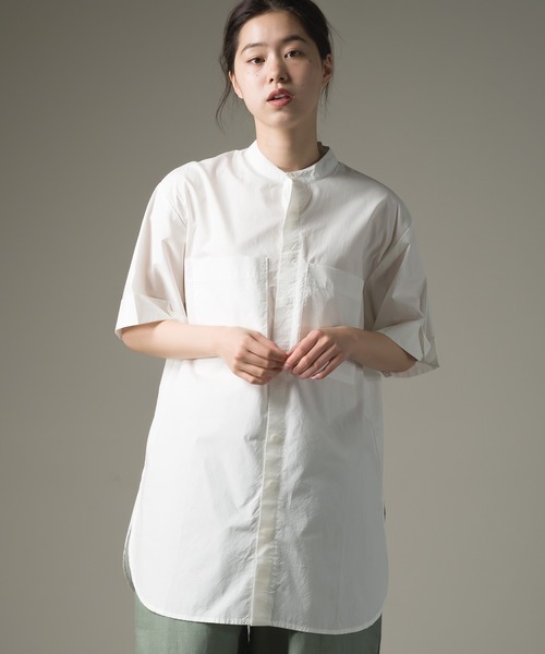 OMNES(オムネス)の「タイプライター 比翼バンドカラー半袖シャツ ビッグポケット(シャツ/ブラウス・レディース・ホワイト/ブラック/ライトグレー/ベージュ・FREE)」の12枚目の写真