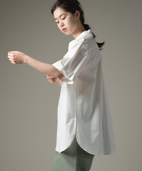 OMNES(オムネス)の「タイプライター 比翼バンドカラー半袖シャツ ビッグポケット(シャツ/ブラウス・レディース・ホワイト/ブラック/ライトグレー/ベージュ・FREE)」の7枚目の写真