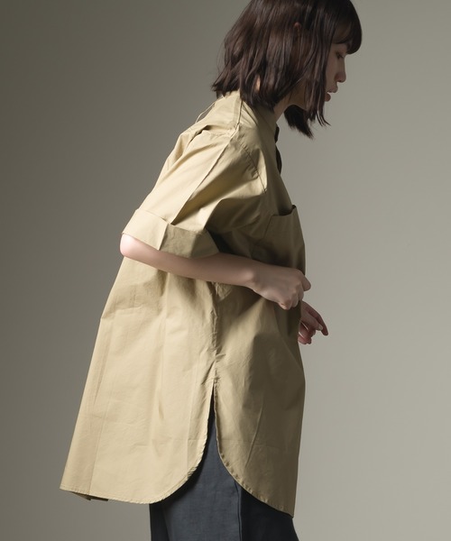 OMNES(オムネス)の「タイプライター 比翼バンドカラー半袖シャツ ビッグポケット(シャツ/ブラウス・レディース・ホワイト/ブラック/ライトグレー/ベージュ・FREE)」の11枚目の写真
