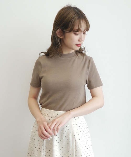 earth music&ecology（アースミュージックアンドエコロジー）の「テレコハイネックプルオーバー ＊（Tシャツ/カットソー・レディース・その他7/ブラック/アイボリー/ライトグリーン/サックスブルー/ブルー系その他2/ブラウン/ピンク・S/M）」の4枚目の写真