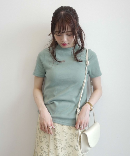 earth music&ecology（アースミュージックアンドエコロジー）の「テレコハイネックプルオーバー ＊（Tシャツ/カットソー・レディース・その他7/ブラック/アイボリー/ライトグリーン/サックスブルー/ブルー系その他2/ブラウン/ピンク・S/M）」の5枚目の写真