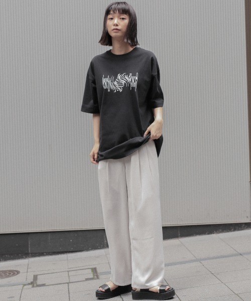 PBLIM（ページボーイリム）の「【PAGEBOYLIM】ミュージックアートTシャツ（Tシャツ/カットソー・レディース・ホワイト/ブラック・MEDIUM/X-LARGE）」の4枚目の写真