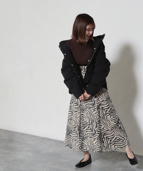 Cheek（チーク）の「フーディーシームレスショートダウン（ダウンジャケット/コート・レディース・ブラック/カーキ/グレイッシュベージュ・MEDIUM）」の18枚目の写真