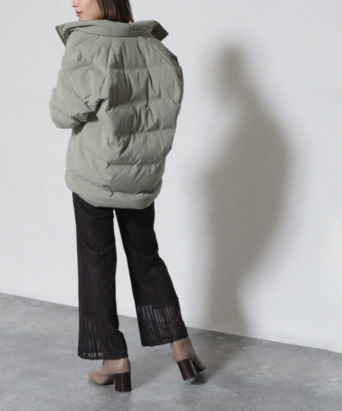 Cheek（チーク）の「フーディーシームレスショートダウン（ダウンジャケット/コート・レディース・ブラック/カーキ/グレイッシュベージュ・MEDIUM）」の8枚目の写真