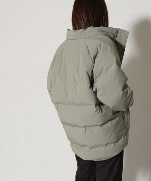 Cheek（チーク）の「フーディーシームレスショートダウン（ダウンジャケット/コート・レディース・ブラック/カーキ/グレイッシュベージュ・MEDIUM）」の7枚目の写真