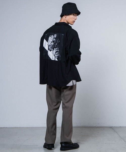 WEGO（ウィゴー）の「WEGO/ローズグラフィックビッグシルエットシャツ（シャツ/ブラウス・メンズ・ブラック/グレー系その他・MEDIUM/LARGE）」の6枚目の写真