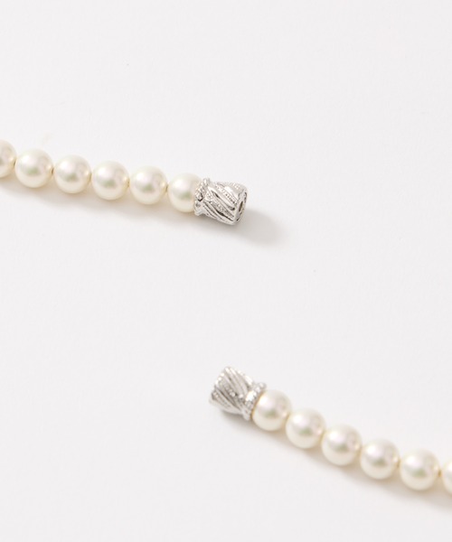 AIMER（エメ）の「【喪服用・WEB限定】マグネット式 6.5ｍｍ珠 貝パールネックレス（ネックレス・レディース・ホワイト/ブラック/グレー・FREE）」の6枚目の写真