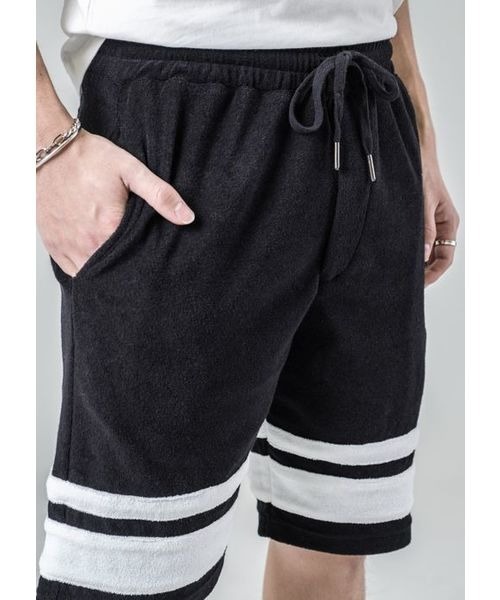 REGIEVO（レジエボ）の「REGIEVO 上品な大人のパイルショートパンツ（スウェットパンツ・メンズ・ブラック/オフホワイト・S/M/L/XL）」の4枚目の写真