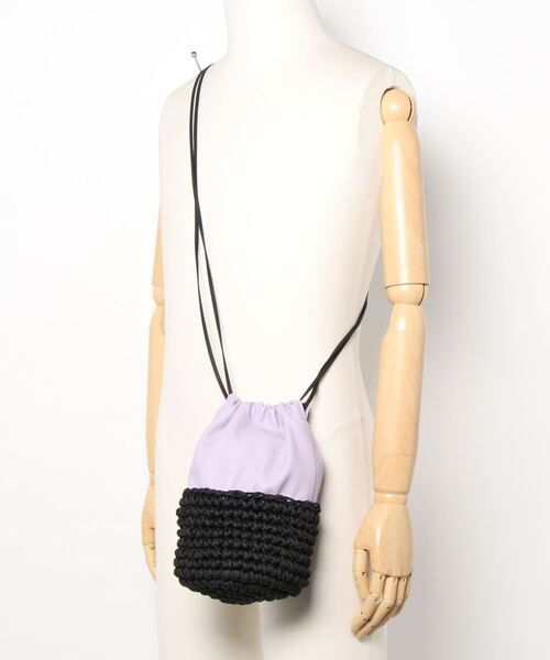 Laugoa(ラウゴア)の「VLA ショルダー かごバッグ(かごバッグ・レディース・ブラック/パープル/シルバー/アイボリー・9)」の5枚目の写真