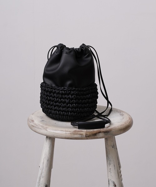 Laugoa(ラウゴア)の「VLA ショルダー かごバッグ(かごバッグ・レディース・ブラック/パープル/シルバー/アイボリー・9)」の3枚目の写真