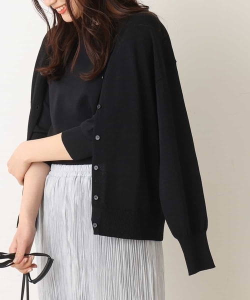 a.v.v（アーヴェヴェ）の「【洗える/アンサンブル対応】Ｖネックカーディガン（カーディガン/ボレロ・レディース・ライトイエロー/ブラック/ホワイト・36/40/34/42/38）」の3枚目の写真