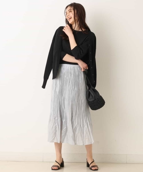 a.v.v（アーヴェヴェ）の「【洗える/アンサンブル対応】Ｖネックカーディガン（カーディガン/ボレロ・レディース・ライトイエロー/ブラック/ホワイト・36/40/34/42/38）」の7枚目の写真