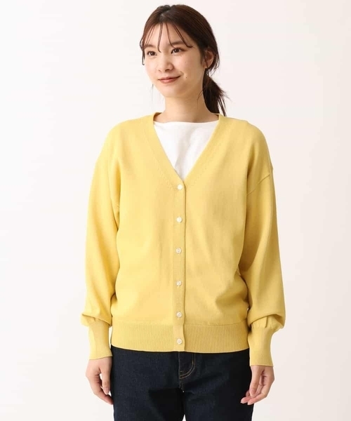 a.v.v（アーヴェヴェ）の「【洗える/アンサンブル対応】Ｖネックカーディガン（カーディガン/ボレロ・レディース・ライトイエロー/ブラック/ホワイト・36/40/34/42/38）」の5枚目の写真