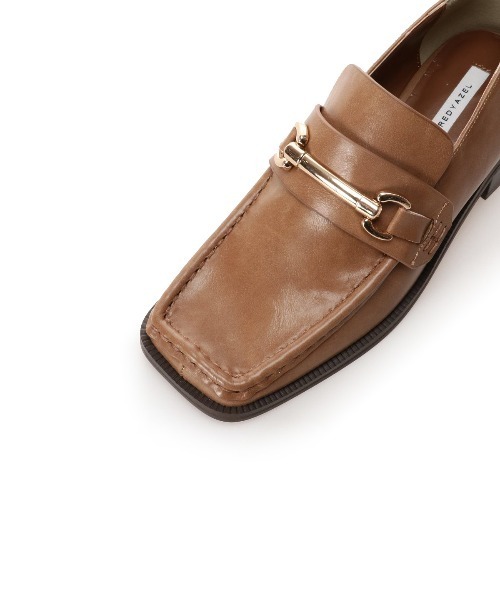 REDYAZEL（レディアゼル）の「スクエアトゥビット付きローファー（その他シューズ・レディース・ベージュ/ブラック・SMALL/MEDIUM/LARGE）」の9枚目の写真