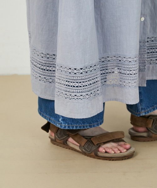 ADIEU TRISTESSE（アデュートリステス）の「インドアンティークレースワンピース（ワンピース・レディース・グレイッシュブルー/ブラック・38）」の18枚目の写真