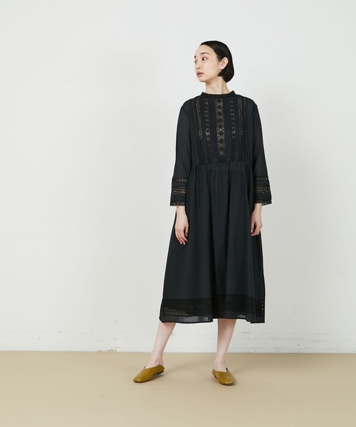 ADIEU TRISTESSE（アデュートリステス）の「インドアンティークレースワンピース（ワンピース・レディース・グレイッシュブルー/ブラック・38）」の15枚目の写真