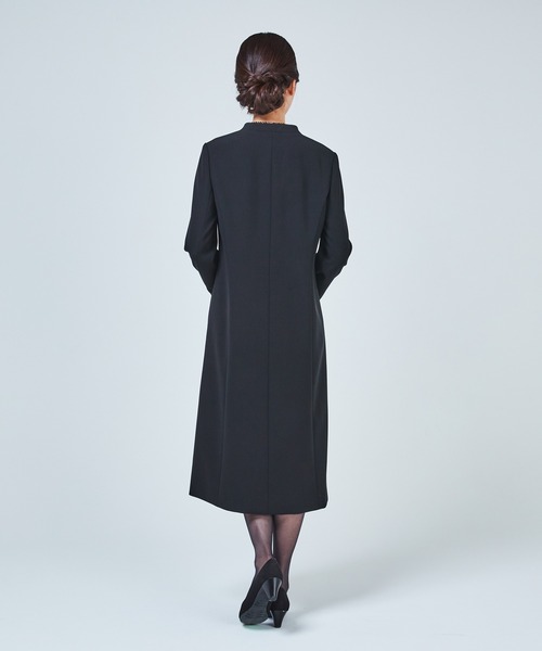 form forma(フォルムフォルマ)の「【卒入学式にも使える】【喪服】ノーカラー ブラックフォーマルロングジャケット/卒業式(卒園式)入学式(入園式)七五三・お宮参り(ワンピース・レディース・ブラック・13号/11号/9号/7号)」の8枚目の写真