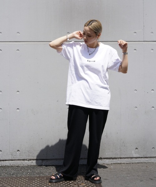 AVIREX（アヴィレックス）の「【WEB&DEPOT限定】バンダナプリント ボックスロゴティーシャツ/ BANDANA PRINT BOX LOGO T-SHIRT（Tシャツ/カットソー・レディース・ブラック/レッド/クリアレッド/ブラック系その他/ネイビー/ブルー・MEDIUM/LARGE/X-LARGE/XX-LARGE）」の14枚目の写真