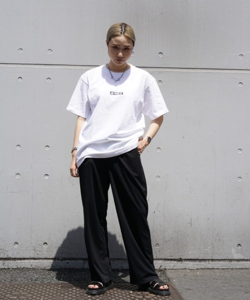 AVIREX（アヴィレックス）の「【WEB&DEPOT限定】バンダナプリント ボックスロゴティーシャツ/ BANDANA PRINT BOX LOGO T-SHIRT（Tシャツ/カットソー・レディース・ブラック/レッド/クリアレッド/ブラック系その他/ネイビー/ブルー・MEDIUM/LARGE/X-LARGE/XX-LARGE）」の11枚目の写真