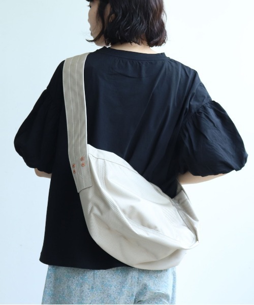 bulle de savon（ビュルデサボン）の「MARINDAY 66NYLON　BLUEBLUE（ショルダーバッグ・レディース・ブラック/アイボリー・FREE）」の2枚目の写真