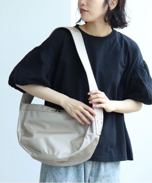 bulle de savon（ビュルデサボン）の「MARINDAY 66NYLON　BLUEBLUE（ショルダーバッグ・レディース・ブラック/アイボリー・FREE）」の3枚目の写真