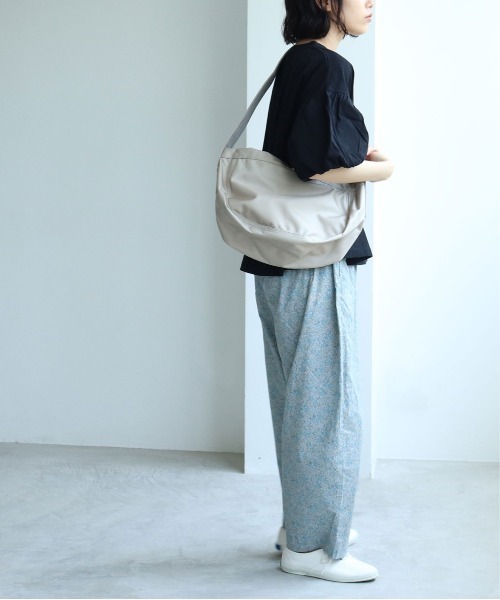 bulle de savon（ビュルデサボン）の「MARINDAY 66NYLON　BLUEBLUE（ショルダーバッグ・レディース・ブラック/アイボリー・FREE）」の8枚目の写真