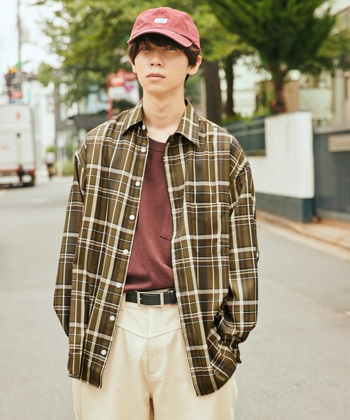 ◆boohoo◆ オーバーサイズ ボックスゴシックスウェットシャツ zz-1214768_08-109-1010016-1.