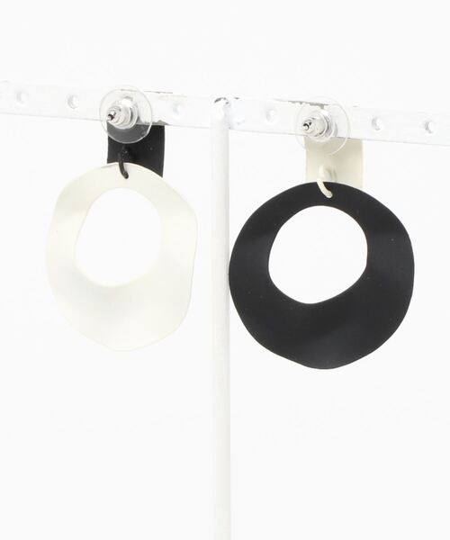 Narcissus（ナルシス）の「【Narcissus】モノトーンピアス（ピアス（両耳用）・レディース・ブラック・FREE）」の2枚目の写真