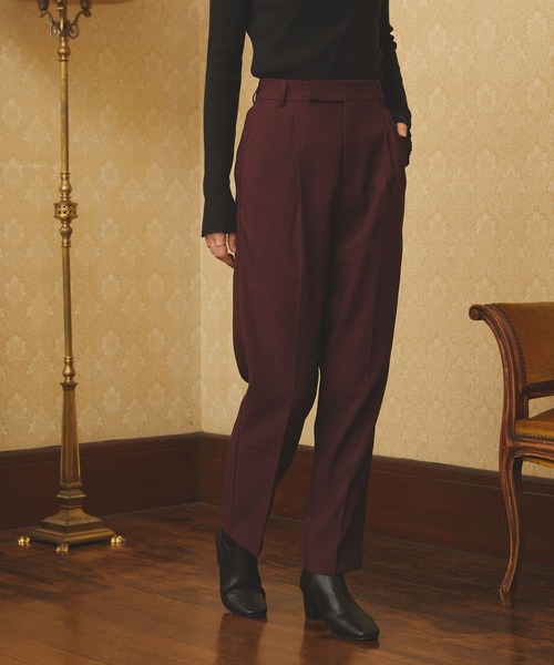 PURIL（ピュリル）の「【PURIL】TRセンタープレス タック入りテーパードパンツ（スラックス・レディース・ブラウン/カーキ/ボルドー・S/M）」の3枚目の写真