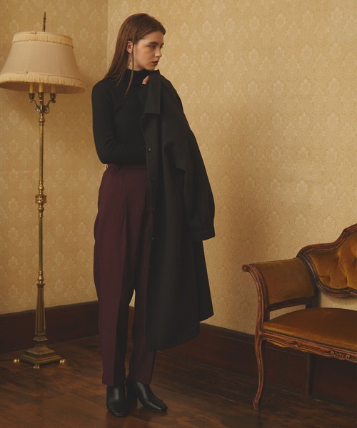 PURIL（ピュリル）の「【PURIL】TRセンタープレス タック入りテーパードパンツ（スラックス・レディース・ブラウン/カーキ/ボルドー・S/M）」の10枚目の写真