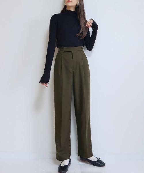 PURIL（ピュリル）の「【PURIL】TRセンタープレス タック入りテーパードパンツ（スラックス・レディース・ブラウン/カーキ/ボルドー・S/M）」の6枚目の写真