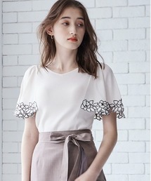 Vネック刺繍フレアスリーブニットプルオーバー