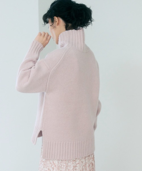 ANAYI（アナイ）の「【WEB限定カラー】ウールカシミヤドロップショルダー プルオーバー（ニット/セーター・レディース・オフホワイト/パープル/マルチ/ピンク/キャメル/チャコールグレー・38）」の7枚目の写真