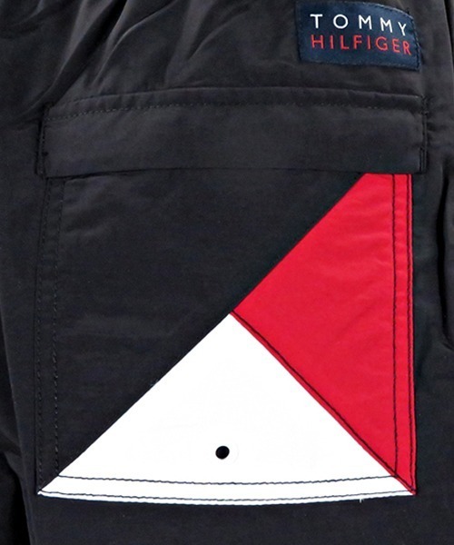 TOMMY HILFIGER(トミーヒルフィガー)の「【TOMMY HILFIGER/トミーヒルフィガー】サイドライン スイムショーツ(水着・メンズ・ブラック/ネイビー・S/M)」の4枚目の写真