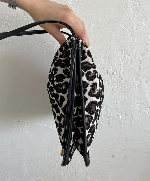 CAPRICIEUX LE'MAGE（カプリシューレマージュ）の「ジャガードドロストバッグ（ショルダーバッグ・レディース・ブラウン・ONE SIZE）」の3枚目の写真