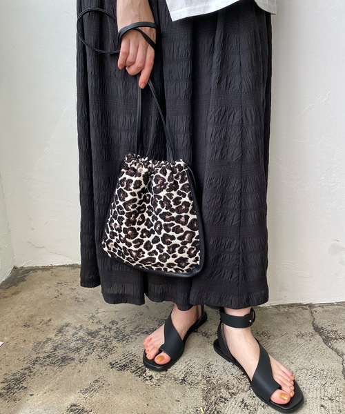 CAPRICIEUX LE'MAGE（カプリシューレマージュ）の「ジャガードドロストバッグ（ショルダーバッグ・レディース・ブラウン・ONE SIZE）」の9枚目の写真