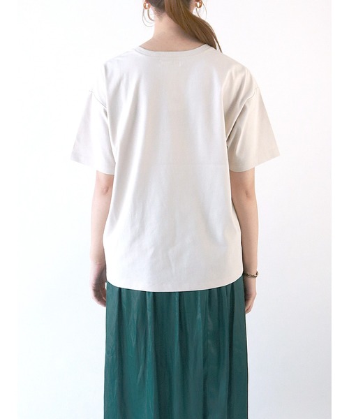 Te chichi（テチチ）の「フロッキーロゴTシャツ（Tシャツ/カットソー・レディース・ベージュ/モカ/チャコール・ﾌﾘ-）」の10枚目の写真