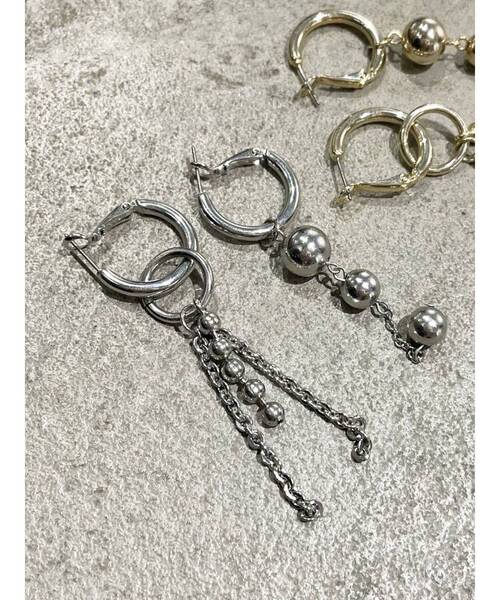 EMODA（エモダ）の「2WAYチェーンピアス（ピアス（両耳用）・レディース・シルバー/ゴールド・FREE）」の2枚目の写真