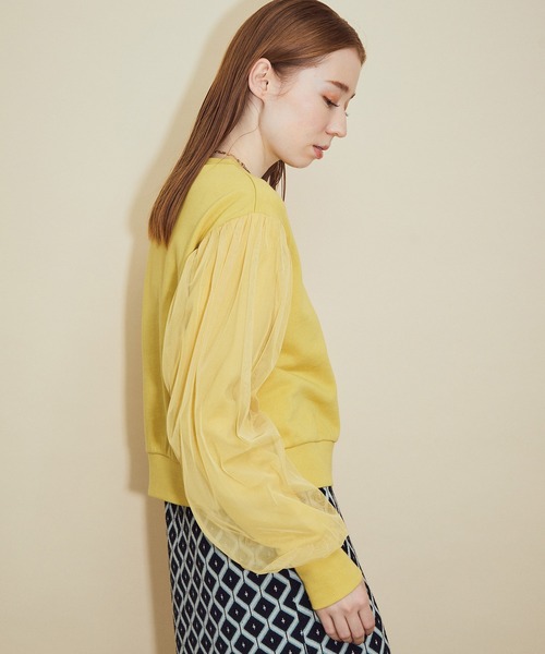 MADEMOISELLE ROPE'(マドモアゼル ロペ)の「<春まで使える>チュールコンビスリーブスウェット(Tシャツ/カットソー・レディース・ブラック/オフホワイト/イエロー・38)」の18枚目の写真