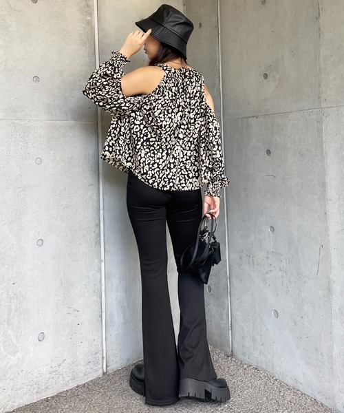 SPIRALGIRL（スパイラルガール）の「スリットフレアカットパンツ（その他パンツ・レディース・ブラック/ブルー/ベージュ・FREE）」の4枚目の写真