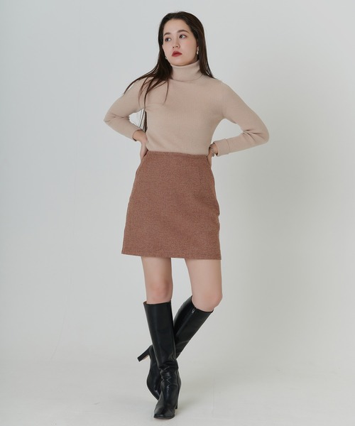 TINA:JOJUN(ティーナジョジュン)の「刺繍入り タートルニット TINA:JOJUN(ニット/セーター・レディース・アイボリー/ベージュ/グレイッシュベージュ/レッド/ネイビー/ブラック/ホワイト/キャメル・M)」の15枚目の写真