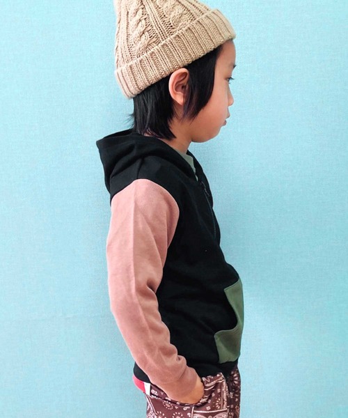 THE CASUAL(カジュアル)の「クレイジーパターンジップアップパーカー キッズ(パーカー・キッズ・ブラック/ネイビー/モカ/ブラウン/杢グレー/ベージュ・110cm/140cm/160cm/150cm/130cm/120cm)」の13枚目の写真
